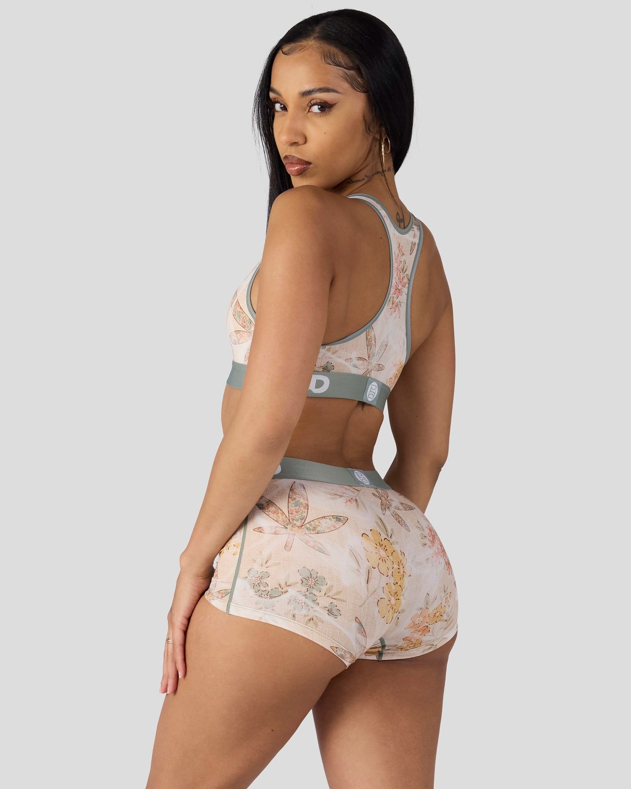 Dainty Smoke - Image 4